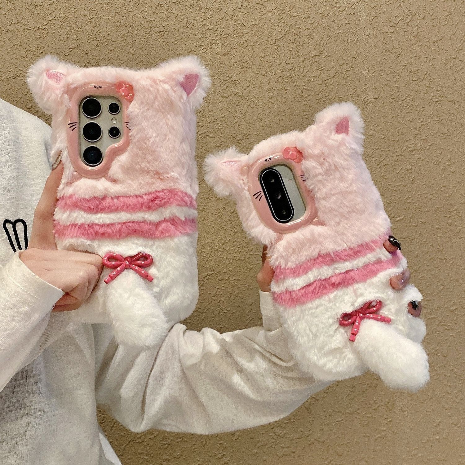 Winter Fluffy Plush Bell Kitty Cat Phone Case Warm Furry Back Cover